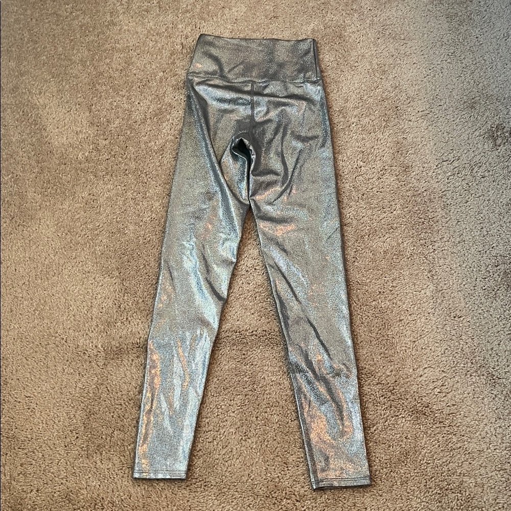 Beach Riot Hologram Silver Leggings - Picture 3 of 7